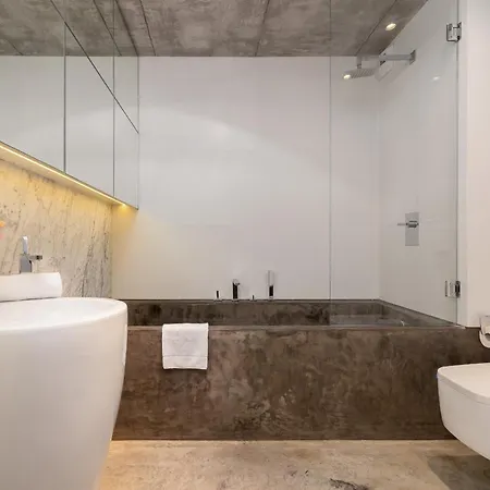 Modern And Elegant With Bathtub In Cracow Center By Renters *
