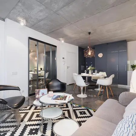 Modern And Elegant With Bathtub In Cracow Center By Renters クラクフ