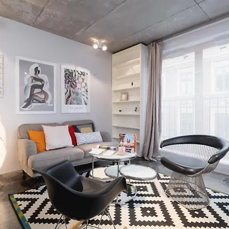 Modern And Elegant With Bathtub In Cracow Center By Renters 公寓
