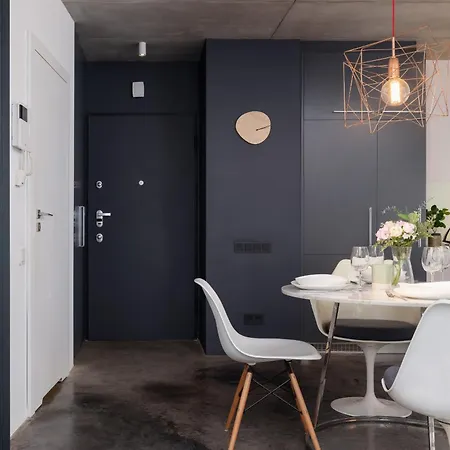 Modern And Elegant With Bathtub In Cracow Center By Renters