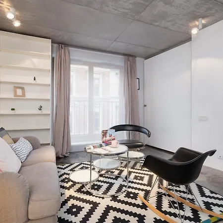 Modern And Elegant With Bathtub In Cracow Center By Renters